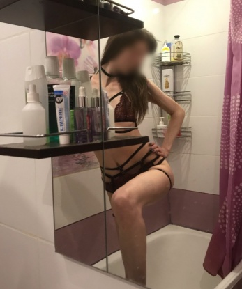 Ищешь страстную и развратную красотку? Я готова подарить тебе незабываемые впечатления и исполнить все твои фантазии. Звони, не пожалеешь! 4883, 26 лет